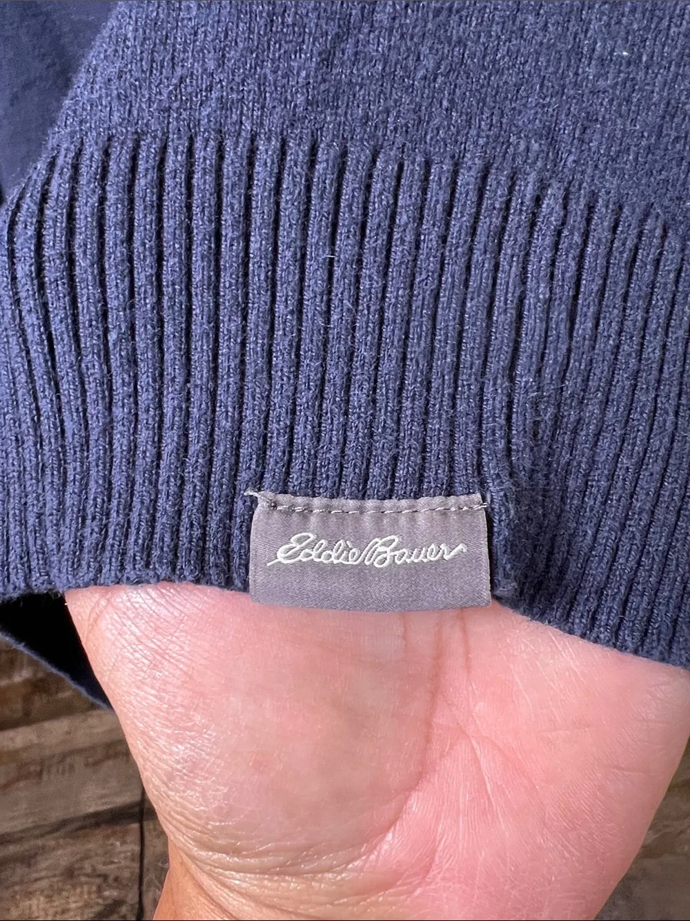 Eddie Bauer Men's V-Neck Sweater in Deep Navy Blue
